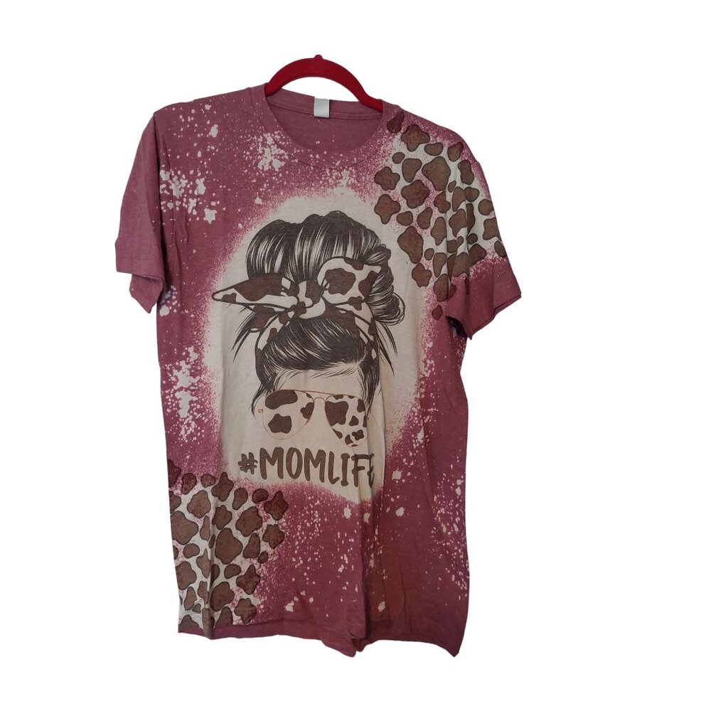 #Momlife Graphic T-Shirt With Leopard Print Accents Splatter Design Cotton & Pol